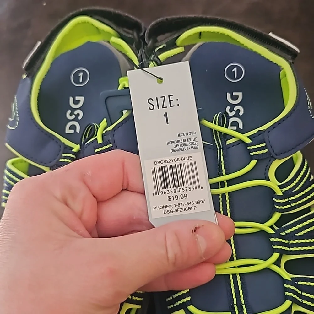 DSG Direct Youth Caged Sandals: BLUE/GREEN: NWT: SIZE 1
